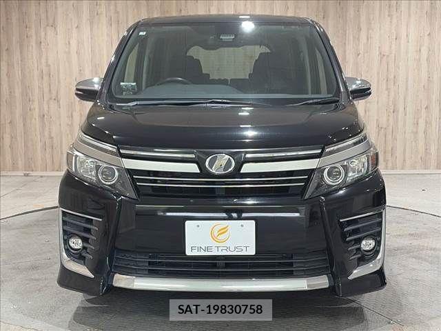 Toyota VOXY 2017-02 8797898-15