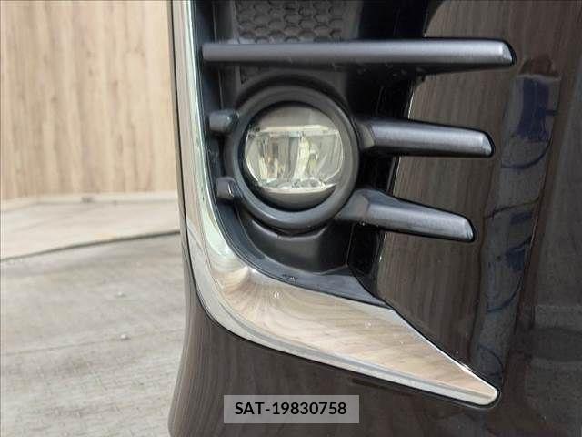 Toyota VOXY 2017-02 8797898-24