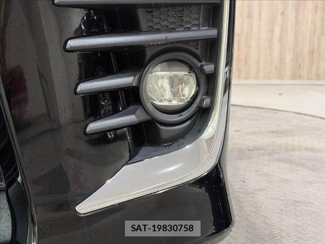Toyota VOXY 2017-02 8797898-25