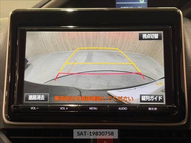 Toyota VOXY 2017-02 8797898-5
