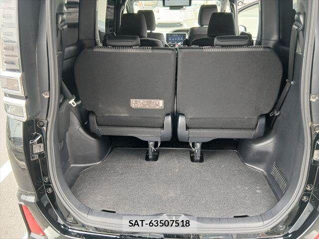 Toyota VOXY 2018-12 8797893-11