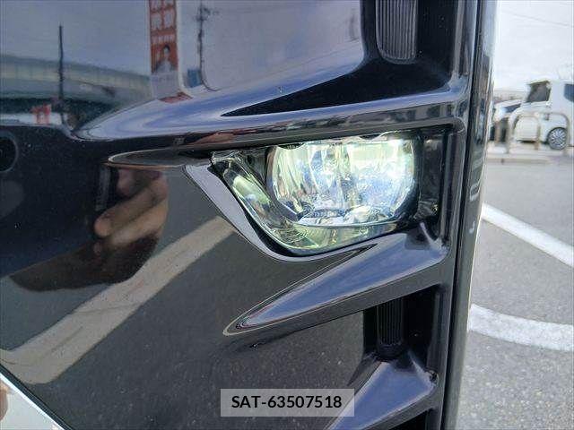 Toyota VOXY 2018-12 8797893-13