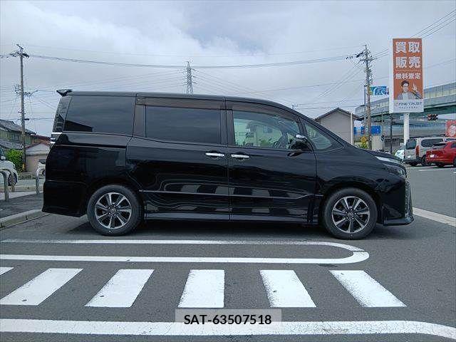 Toyota VOXY 2018-12 8797893-17