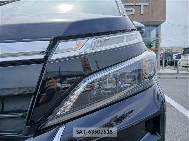 Toyota VOXY 2018-12 8797893-22
