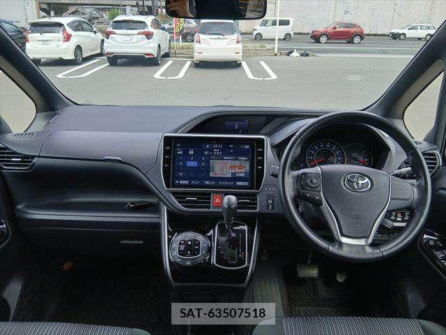 Toyota VOXY 2018-12 8797893-2