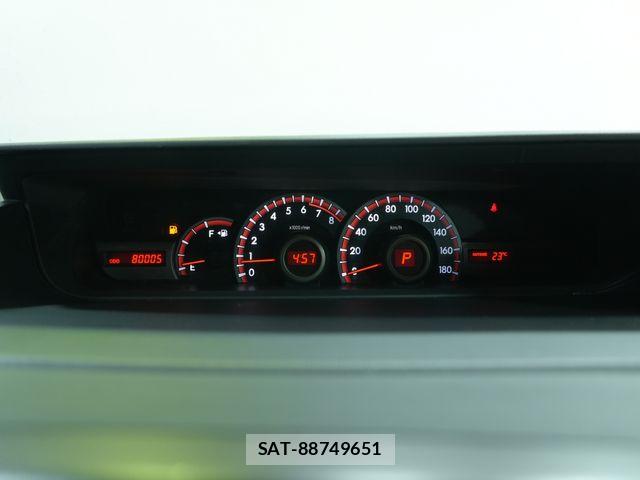 Toyota VOXY 2013-10 8797902-15