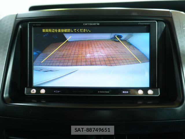 Toyota VOXY 2013-10 8797902-16