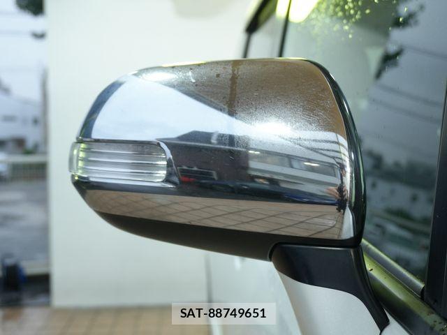 Toyota VOXY 2013-10 8797902-22