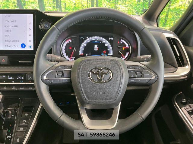 Toyota VOXY 2025-04 8797884-11