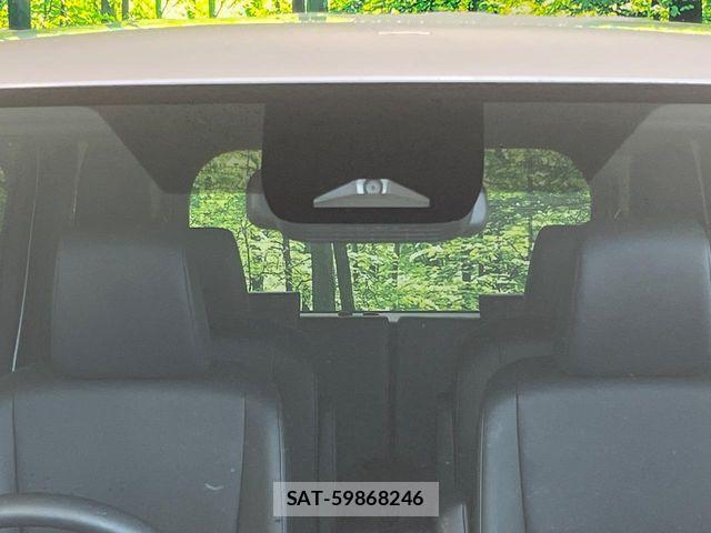 Toyota VOXY 2025-04 8797884-4