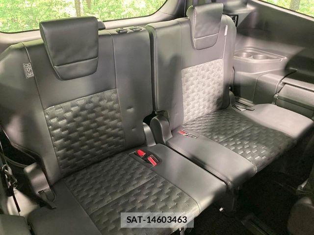 Toyota VOXY 2022-06 8797883-9