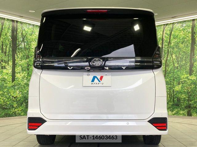 Toyota VOXY 2022-06 8797883-15