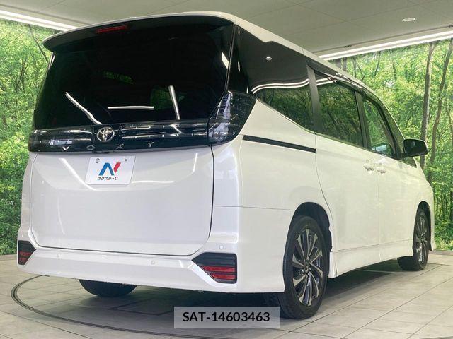Toyota VOXY 2022-06 8797883-17