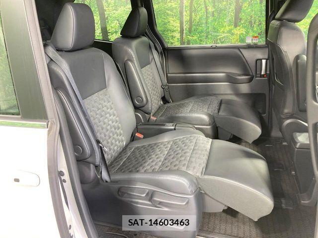 Toyota VOXY 2022-06 8797883-8