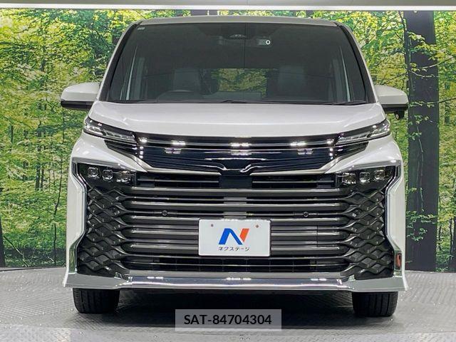 Toyota VOXY 2023-11 8797881-14