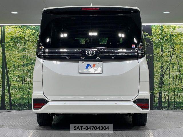 Toyota VOXY 2023-11 8797881-15