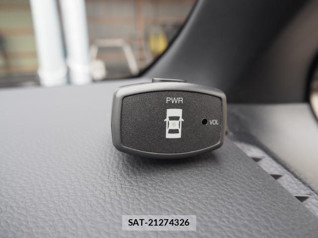 Toyota VOXY 2017-10 8797894-15