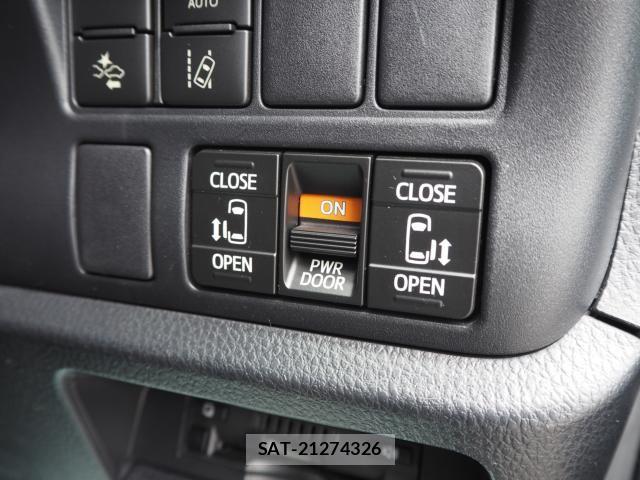 Toyota VOXY 2017-10 8797894-16