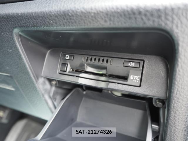 Toyota VOXY 2017-10 8797894-17