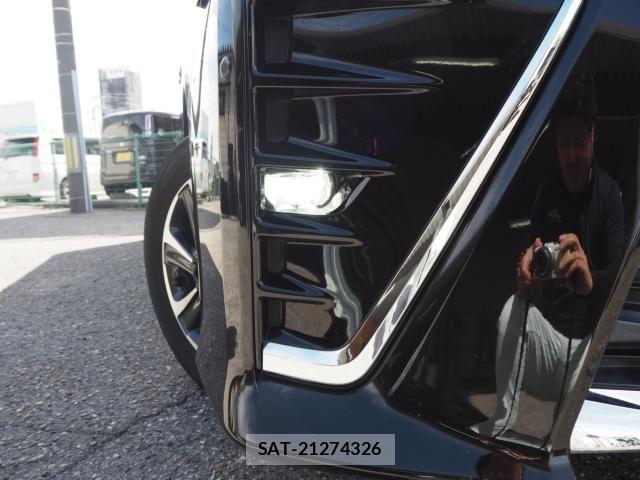 Toyota VOXY 2017-10 8797894-26