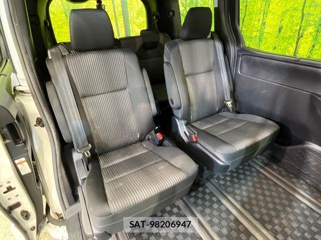 Toyota VOXY 2017-08 8797891-9