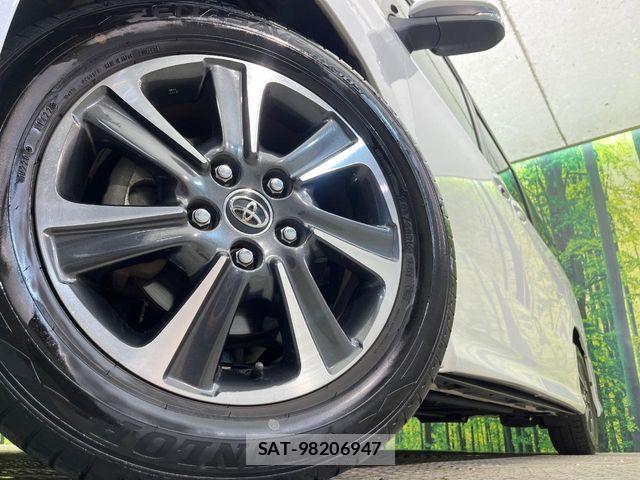 Toyota VOXY 2017-08 8797891-13