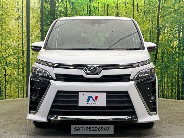 Toyota VOXY 2017-08 8797891-14