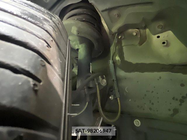 Toyota VOXY 2017-08 8797891-19