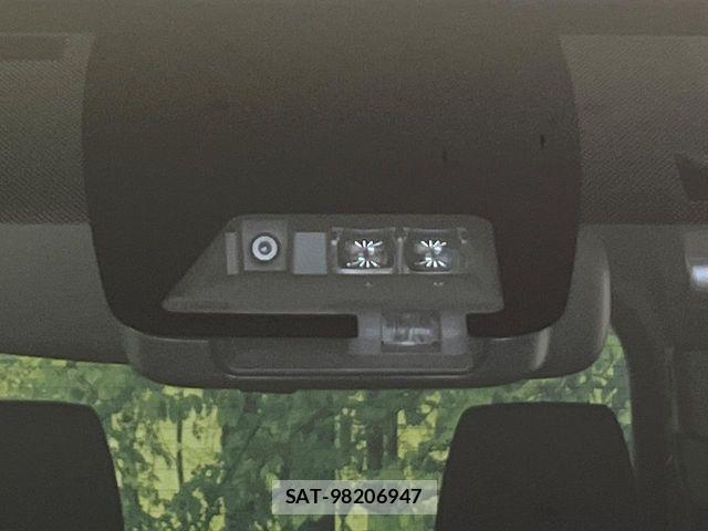 Toyota VOXY 2017-08 8797891-3