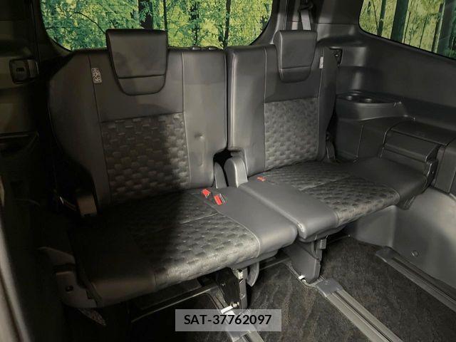 Toyota VOXY 2024-05 8797879-9