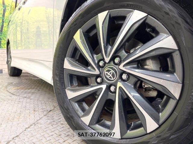 Toyota VOXY 2024-05 8797879-13