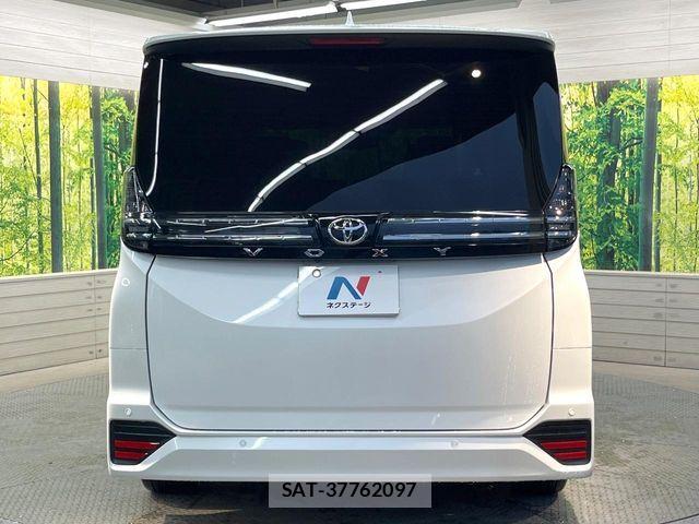 Toyota VOXY 2024-05 8797879-15
