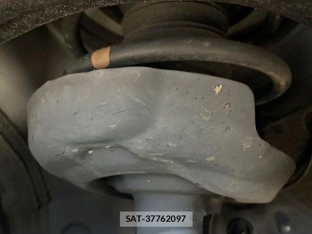 Toyota VOXY 2024-05 8797879-17