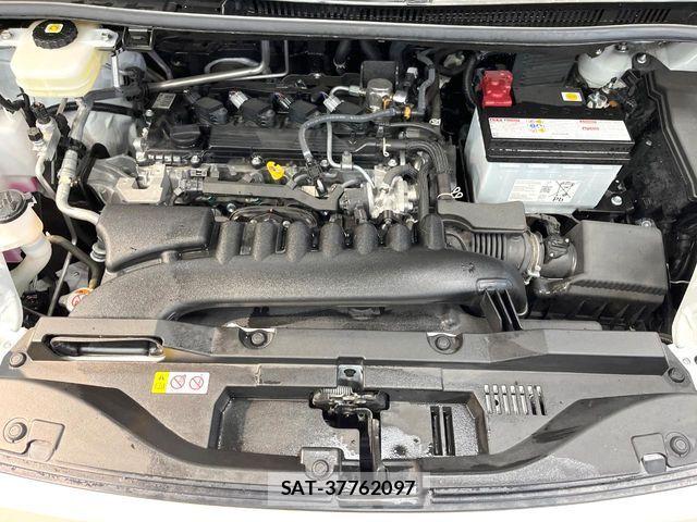Toyota VOXY 2024-05 8797879-19