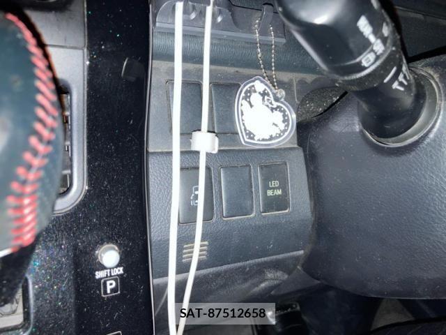 Toyota VOXY 2010-08 8797901-14
