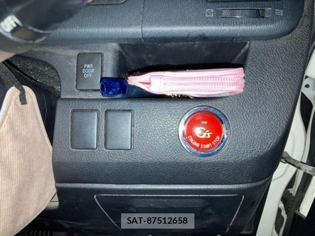 Toyota VOXY 2010-08 8797901-15