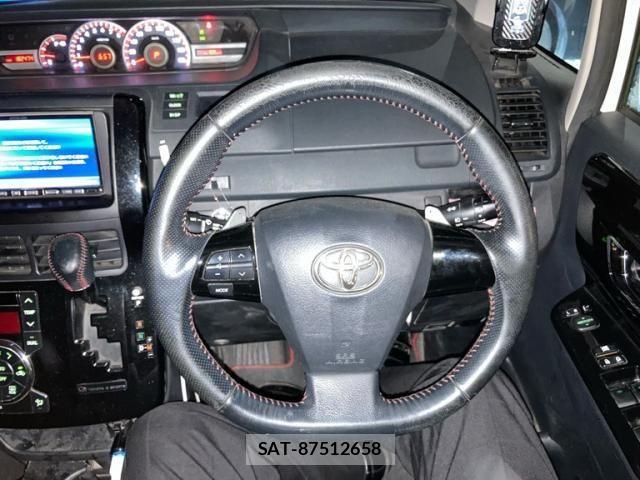 Toyota VOXY 2010-08 8797901-16