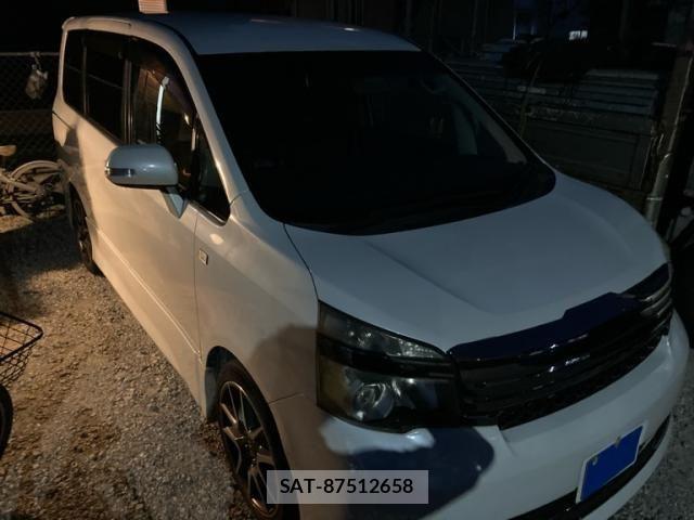 Toyota VOXY 2010-08 8797901-1