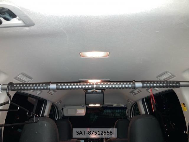 Toyota VOXY 2010-08 8797901-22