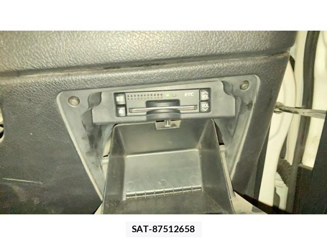 Toyota VOXY 2010-08 8797901-25