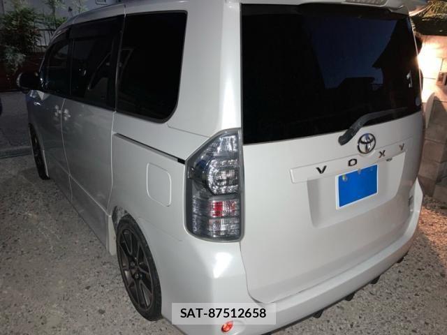 Toyota VOXY 2010-08 8797901-3