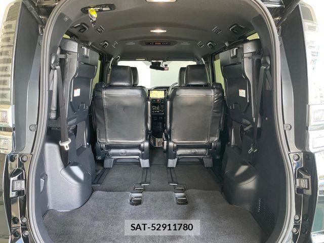 Toyota VOXY 2018-07 8797892-9