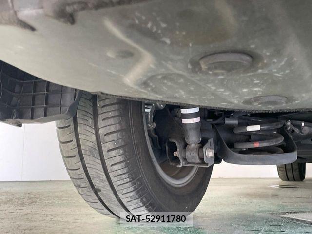 Toyota VOXY 2018-07 8797892-19