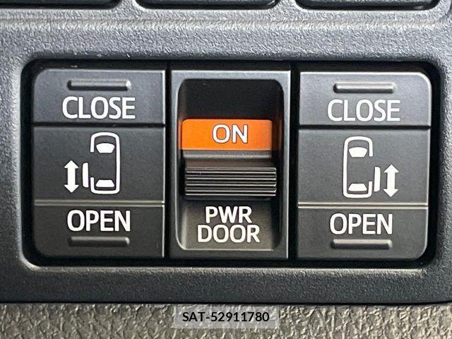 Toyota VOXY 2018-07 8797892-4