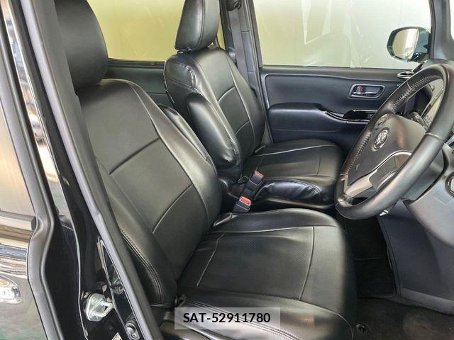 Toyota VOXY 2018-07 8797892-6
