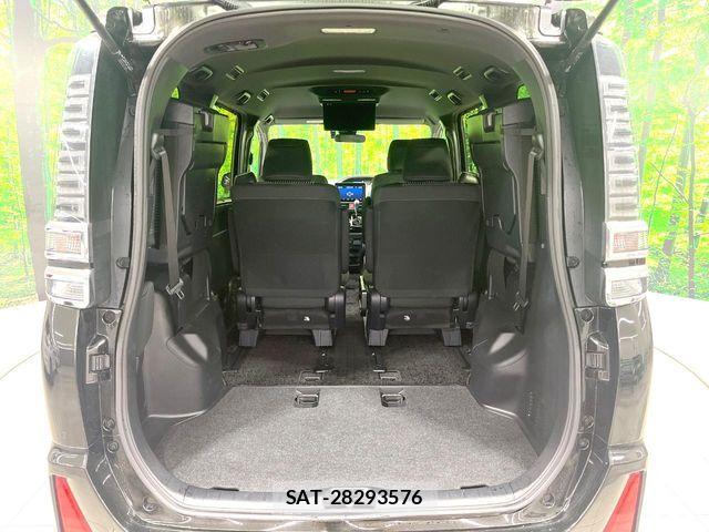 Toyota VOXY 2020-06 8797889-11