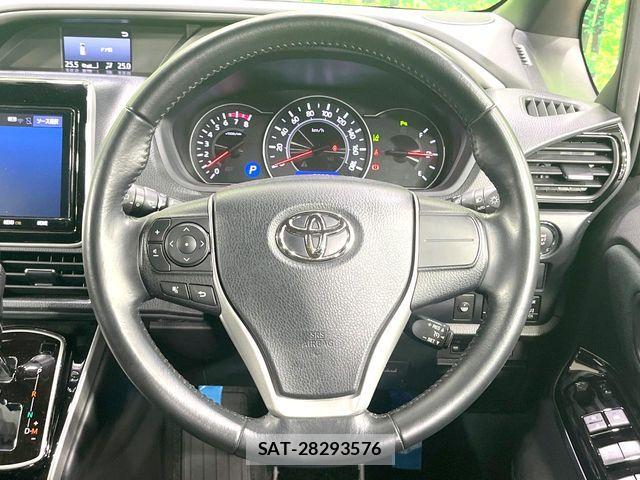 Toyota VOXY 2020-06 8797889-12