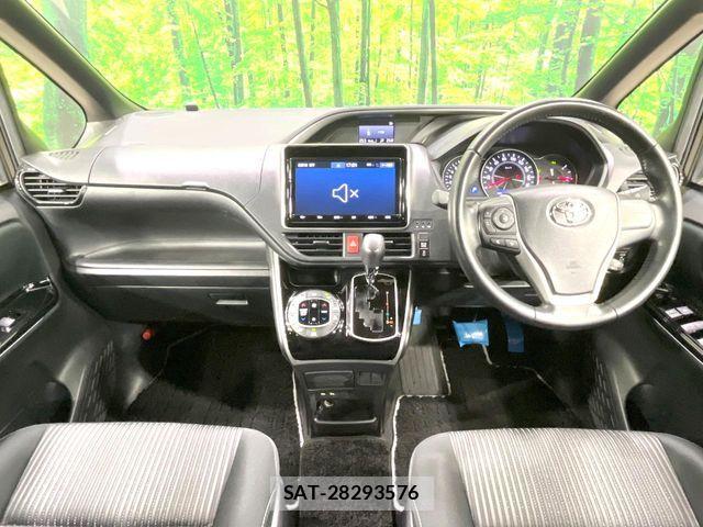 Toyota VOXY 2020-06 8797889-1