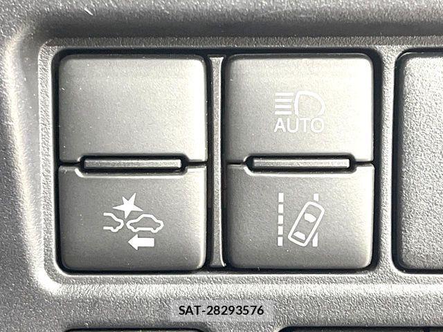 Toyota VOXY 2020-06 8797889-6