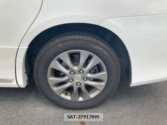 Toyota VOXY 2011-12 8797903-9